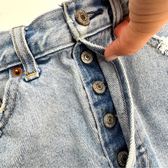 Abercrombie & Fitch Sz 0/25 DISTRESSED HIGH RISE 4" DENIM SHORTS RAW HEM COASTAL - Picture 9 of 14